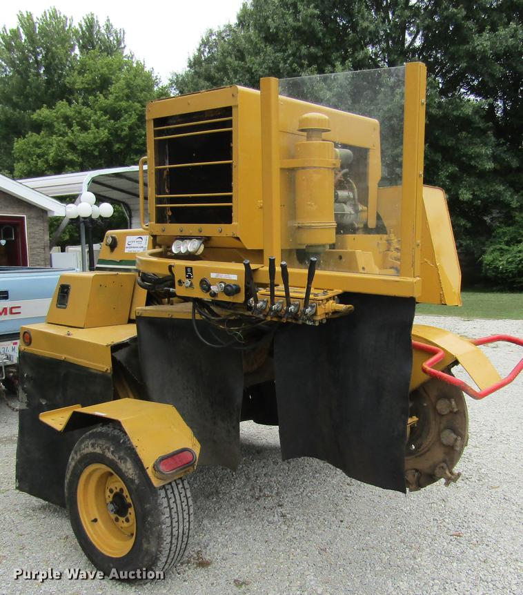 image for item DD2672 1991 Vermeer 665B stump grinder