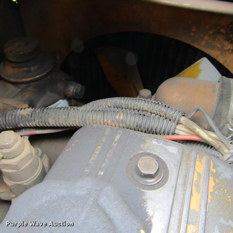 image for item DD2672 1991 Vermeer 665B stump grinder