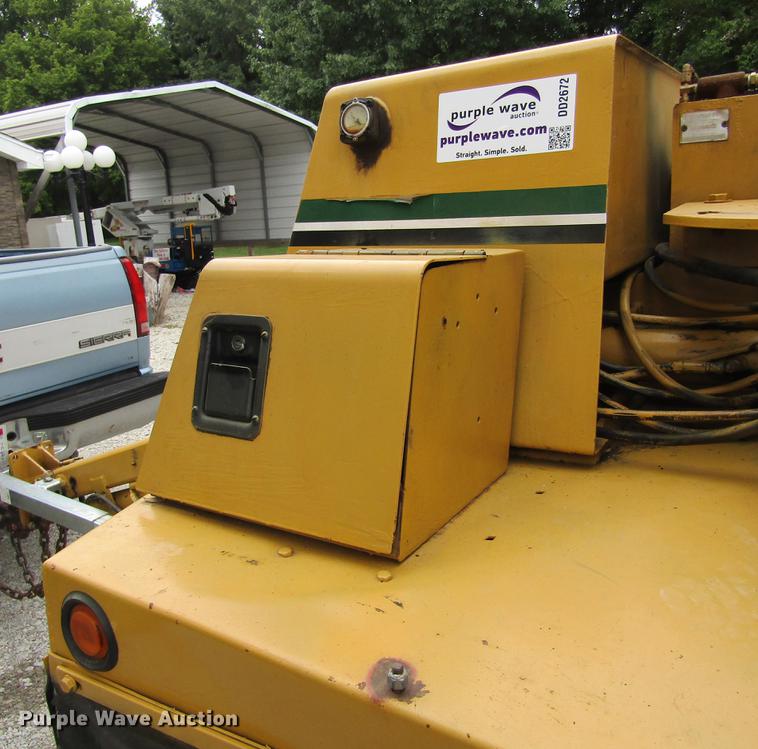 image for item DD2672 1991 Vermeer 665B stump grinder