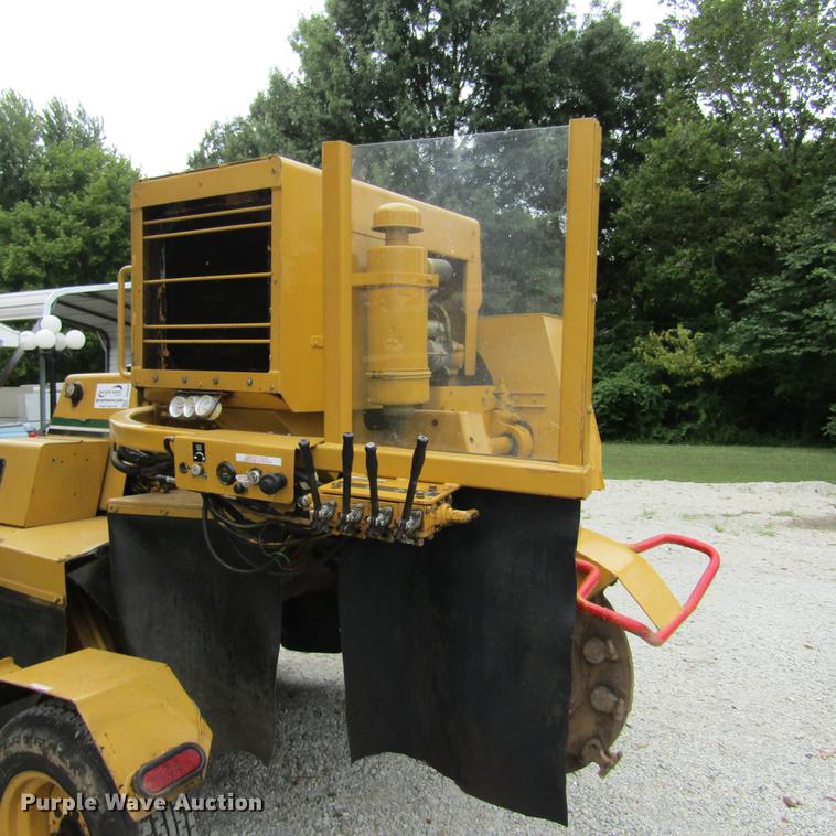 image for item DD2672 1991 Vermeer 665B stump grinder