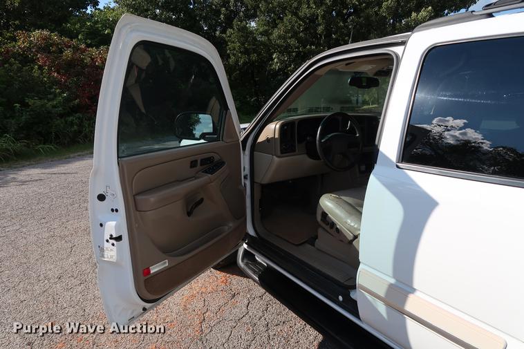 image for item DD3453 2005 Chevrolet Tahoe LT SUV