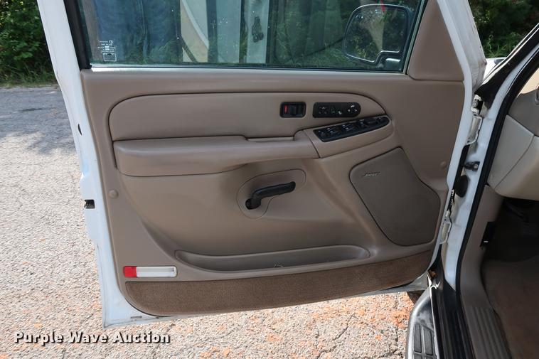 image for item DD3453 2005 Chevrolet Tahoe LT SUV