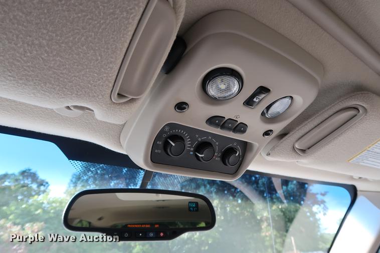 image for item DD3453 2005 Chevrolet Tahoe LT SUV