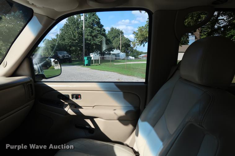 image for item DD3453 2005 Chevrolet Tahoe LT SUV