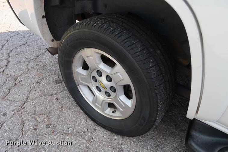 image for item DD3453 2005 Chevrolet Tahoe LT SUV