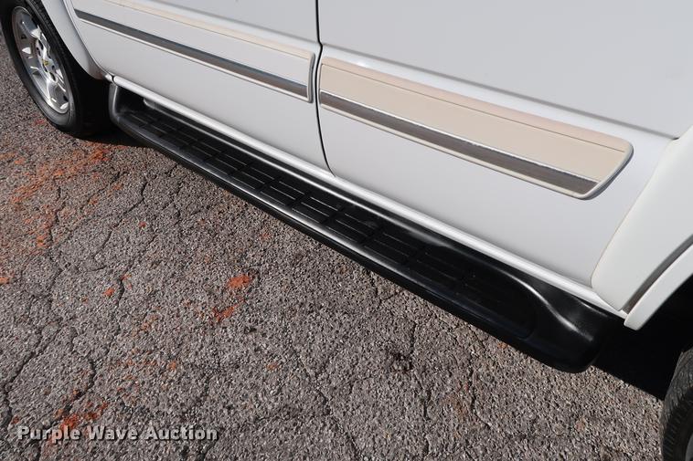 image for item DD3453 2005 Chevrolet Tahoe LT SUV