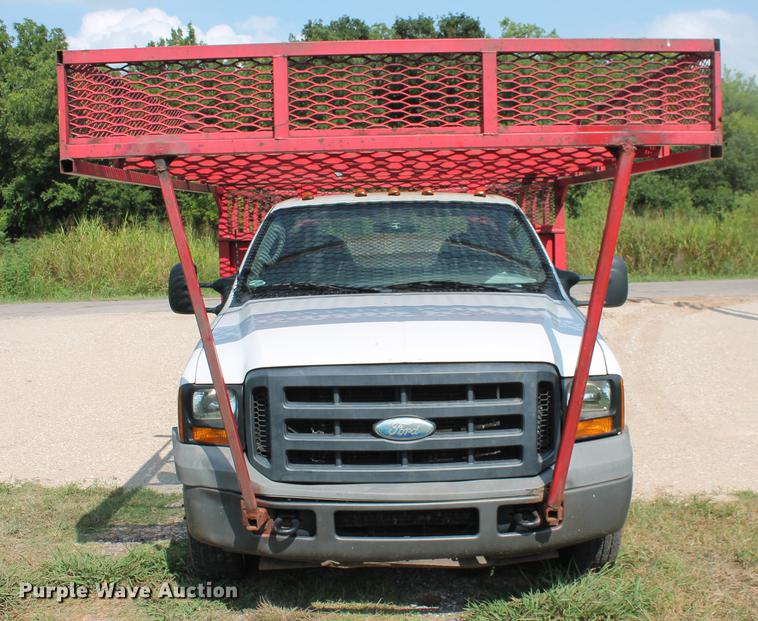 image for item DD5303 2006 Ford F350 Super Duty XL flatbed pickup truck