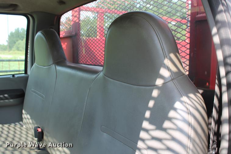 image for item DD5303 2006 Ford F350 Super Duty XL flatbed pickup truck