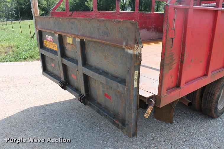image for item DD5303 2006 Ford F350 Super Duty XL flatbed pickup truck