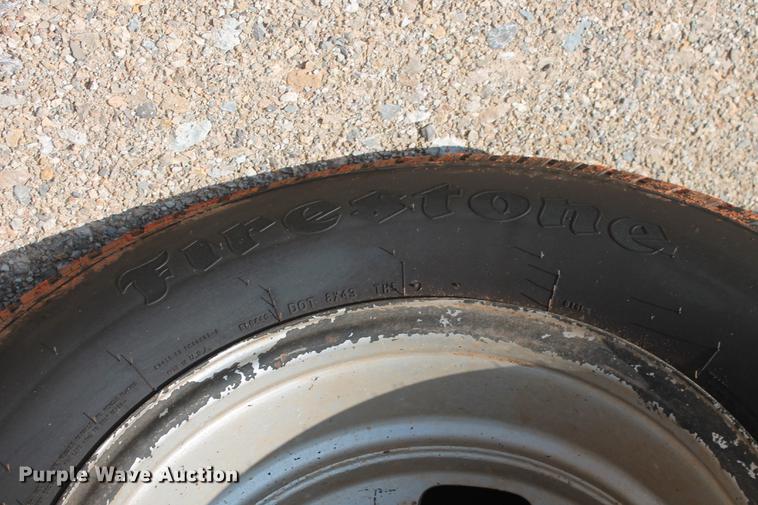 image for item DD5303 2006 Ford F350 Super Duty XL flatbed pickup truck