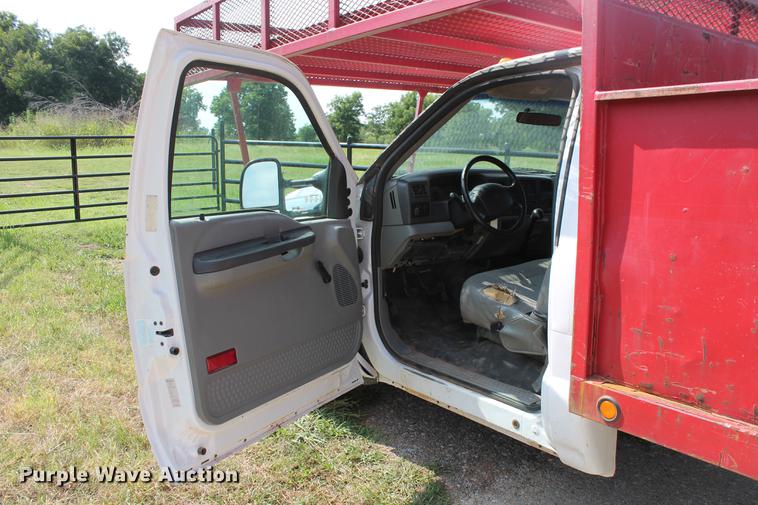 image for item DD5304 2002 Ford F350 Super Duty XL flatbed pickup truck