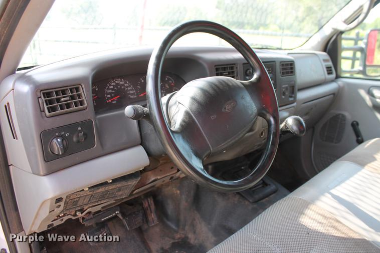 image for item DD5304 2002 Ford F350 Super Duty XL flatbed pickup truck