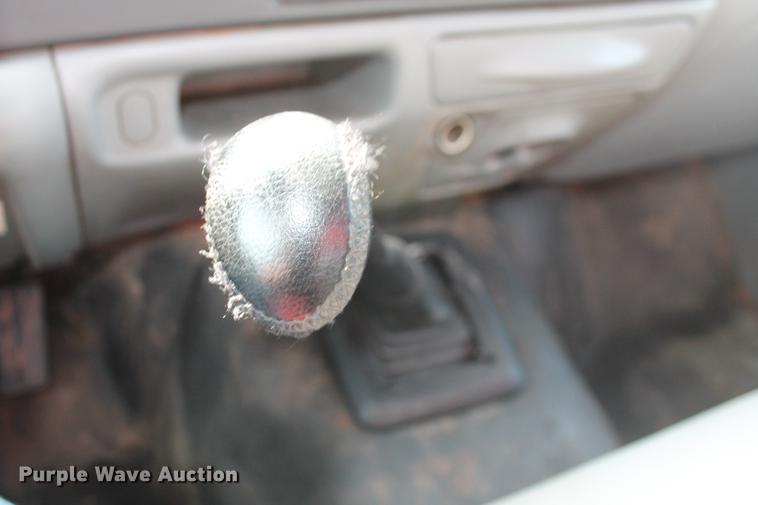 image for item DD5304 2002 Ford F350 Super Duty XL flatbed pickup truck