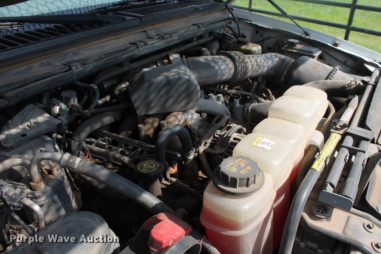 image for item DD5304 2002 Ford F350 Super Duty XL flatbed pickup truck