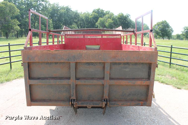 image for item DD5304 2002 Ford F350 Super Duty XL flatbed pickup truck