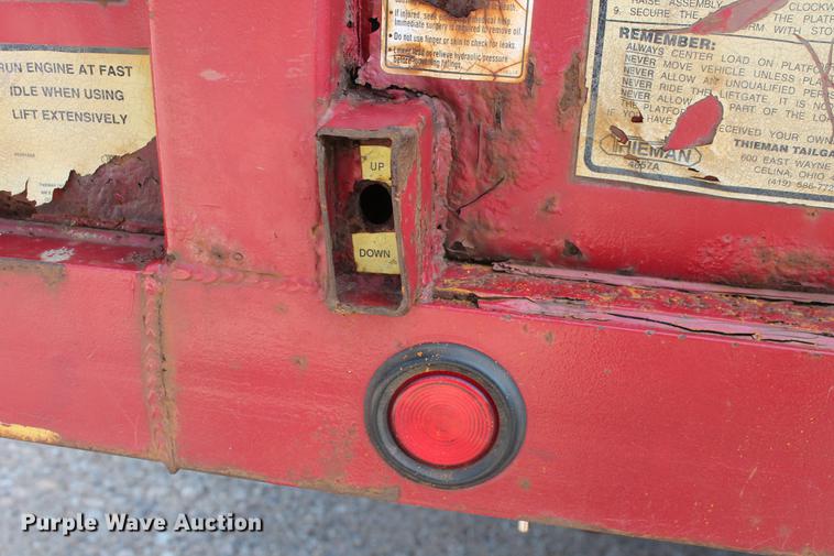 image for item DD5304 2002 Ford F350 Super Duty XL flatbed pickup truck