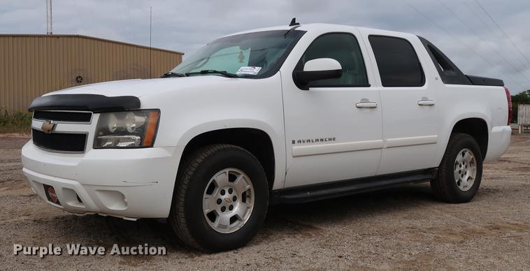 image for item DD5313 2008 Chevrolet Avalanche LT pickup truck