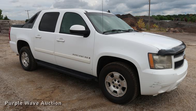 image for item DD5313 2008 Chevrolet Avalanche LT pickup truck