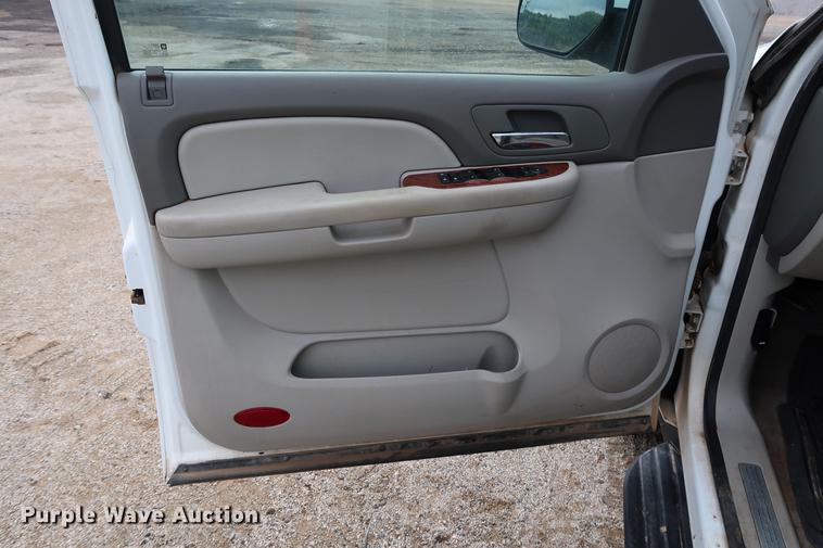 image for item DD5313 2008 Chevrolet Avalanche LT pickup truck