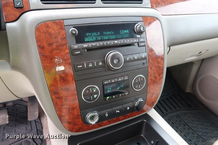 image for item DD5313 2008 Chevrolet Avalanche LT pickup truck