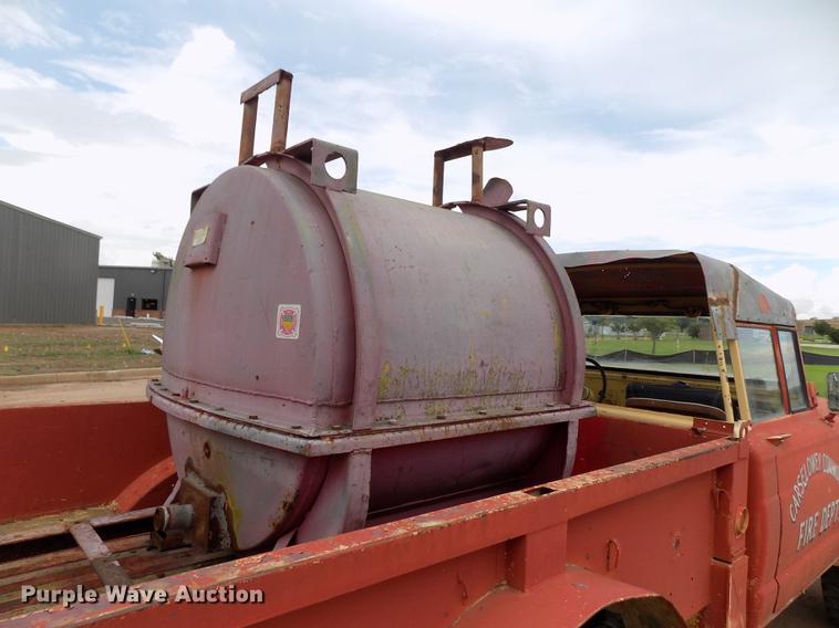 image for item DD5320 1967 Kaiser Jeep M715 truck