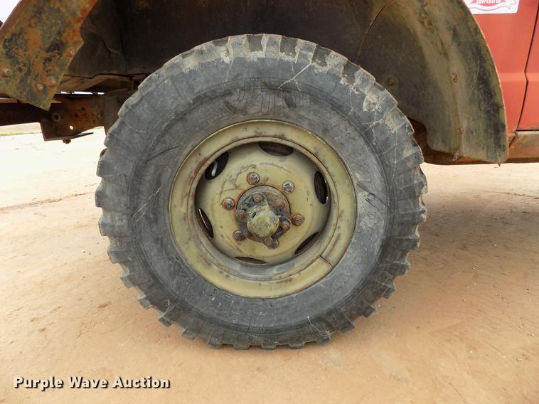 image for item DD5320 1967 Kaiser Jeep M715 truck