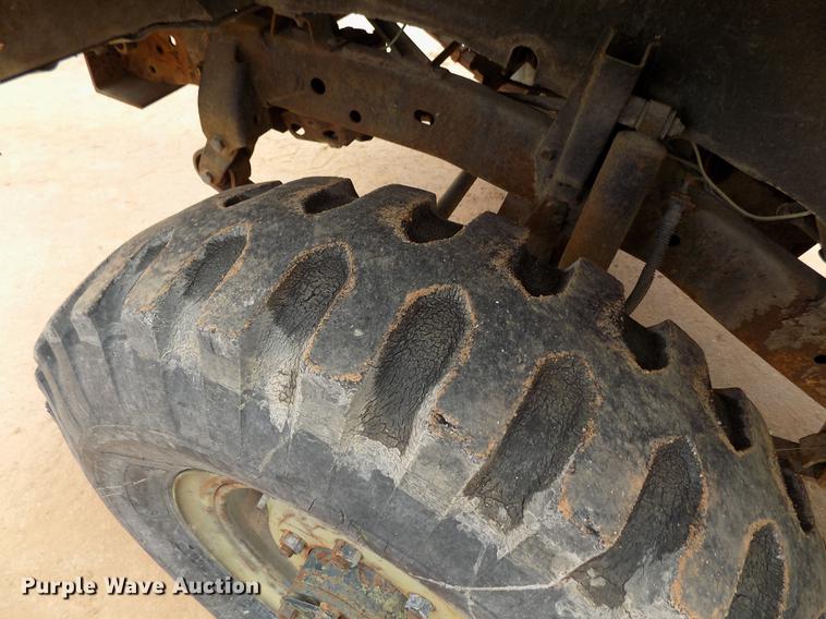 image for item DD5320 1967 Kaiser Jeep M715 truck