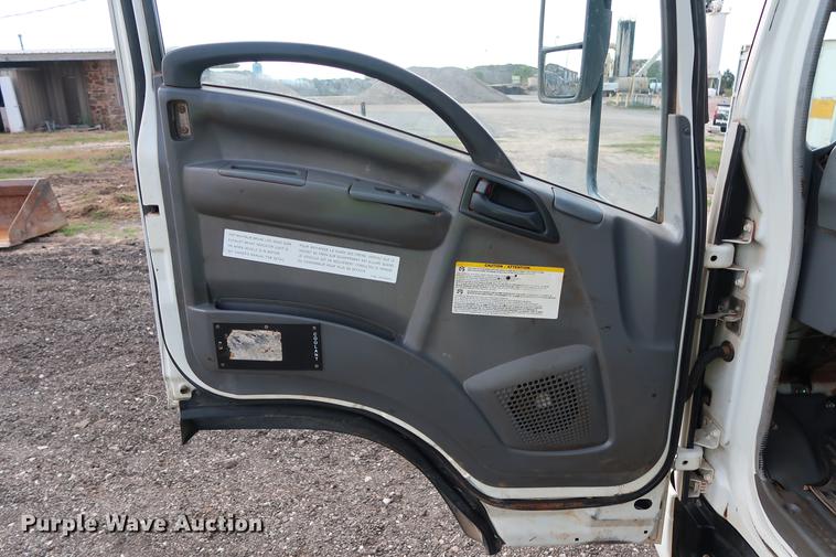 image for item DD5325 2009 GMC W4500 box truck