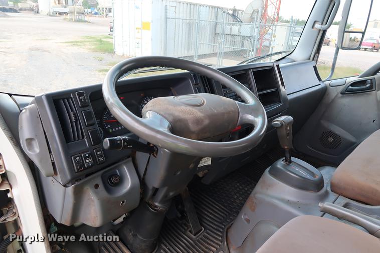 image for item DD5325 2009 GMC W4500 box truck