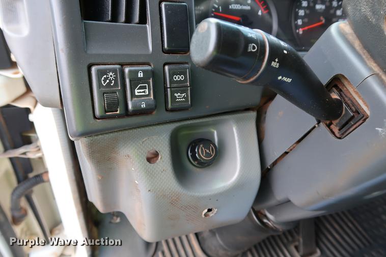 image for item DD5325 2009 GMC W4500 box truck