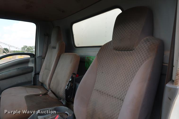 image for item DD5325 2009 GMC W4500 box truck