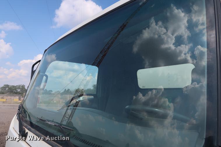 image for item DD5325 2009 GMC W4500 box truck