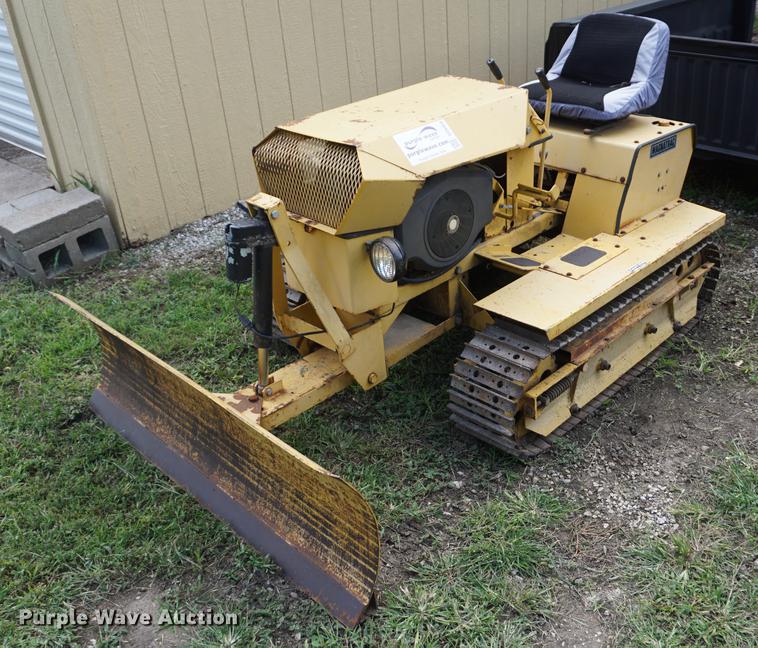 Magnatrac mini dozer in Ottawa, KS Item DD6459 sold Purple Wave