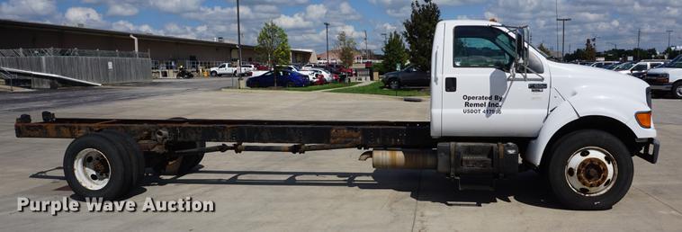 image for item DD6514 2001 Ford F650 Super Duty truck cab and chassis