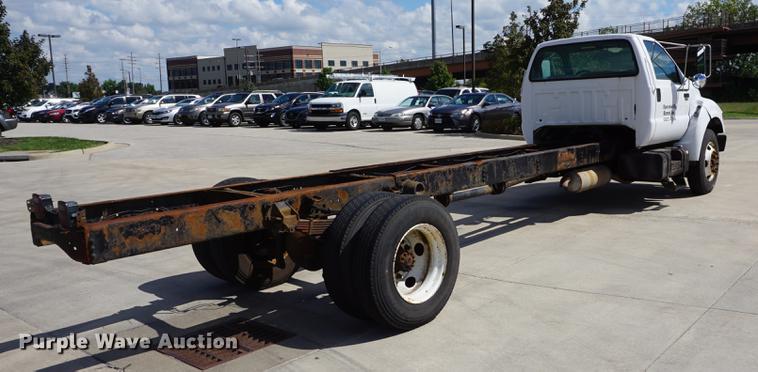 image for item DD6514 2001 Ford F650 Super Duty truck cab and chassis