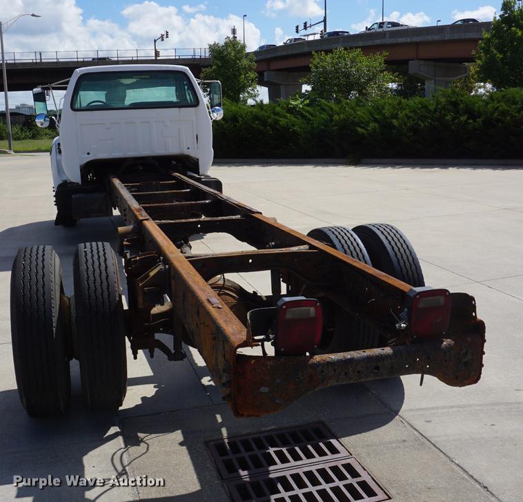 image for item DD6514 2001 Ford F650 Super Duty truck cab and chassis