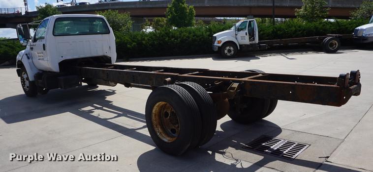 image for item DD6514 2001 Ford F650 Super Duty truck cab and chassis