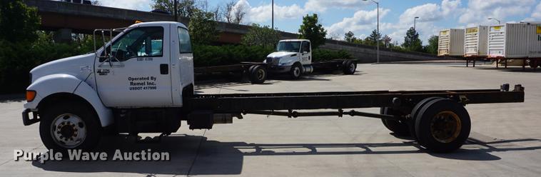image for item DD6514 2001 Ford F650 Super Duty truck cab and chassis