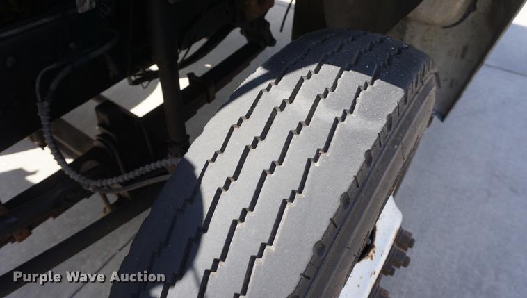 image for item DD6514 2001 Ford F650 Super Duty truck cab and chassis