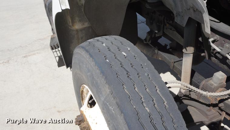 image for item DD6514 2001 Ford F650 Super Duty truck cab and chassis