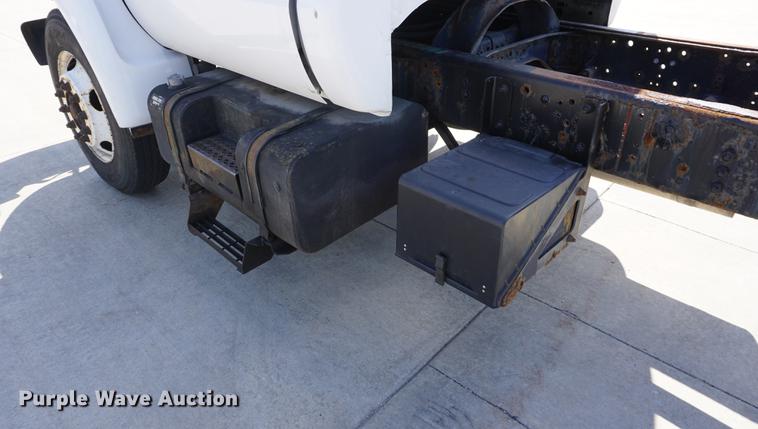 image for item DD6514 2001 Ford F650 Super Duty truck cab and chassis