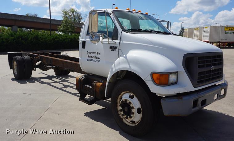 image for item DD6515 2001 Ford F650 Super Duty truck cab and chassis