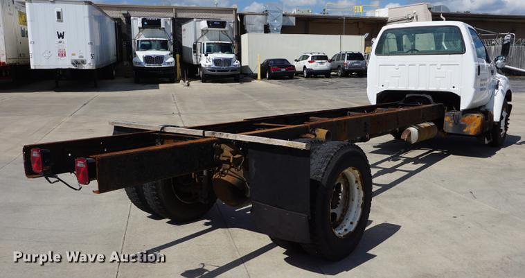image for item DD6515 2001 Ford F650 Super Duty truck cab and chassis