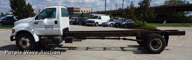 image for item DD6515 2001 Ford F650 Super Duty truck cab and chassis