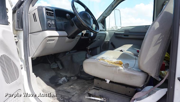 image for item DD6515 2001 Ford F650 Super Duty truck cab and chassis