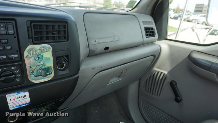 image for item DD6515 2001 Ford F650 Super Duty truck cab and chassis