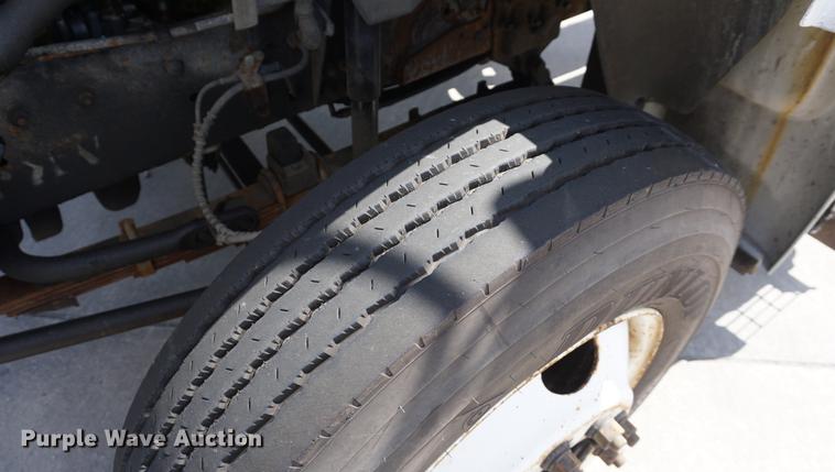 image for item DD6515 2001 Ford F650 Super Duty truck cab and chassis