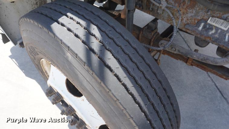 image for item DD6515 2001 Ford F650 Super Duty truck cab and chassis