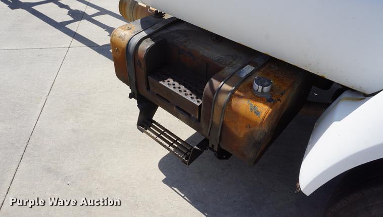 image for item DD6515 2001 Ford F650 Super Duty truck cab and chassis