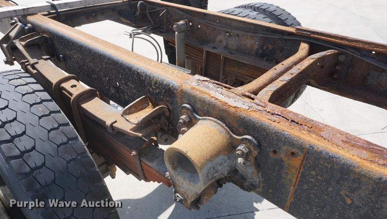 image for item DD6515 2001 Ford F650 Super Duty truck cab and chassis